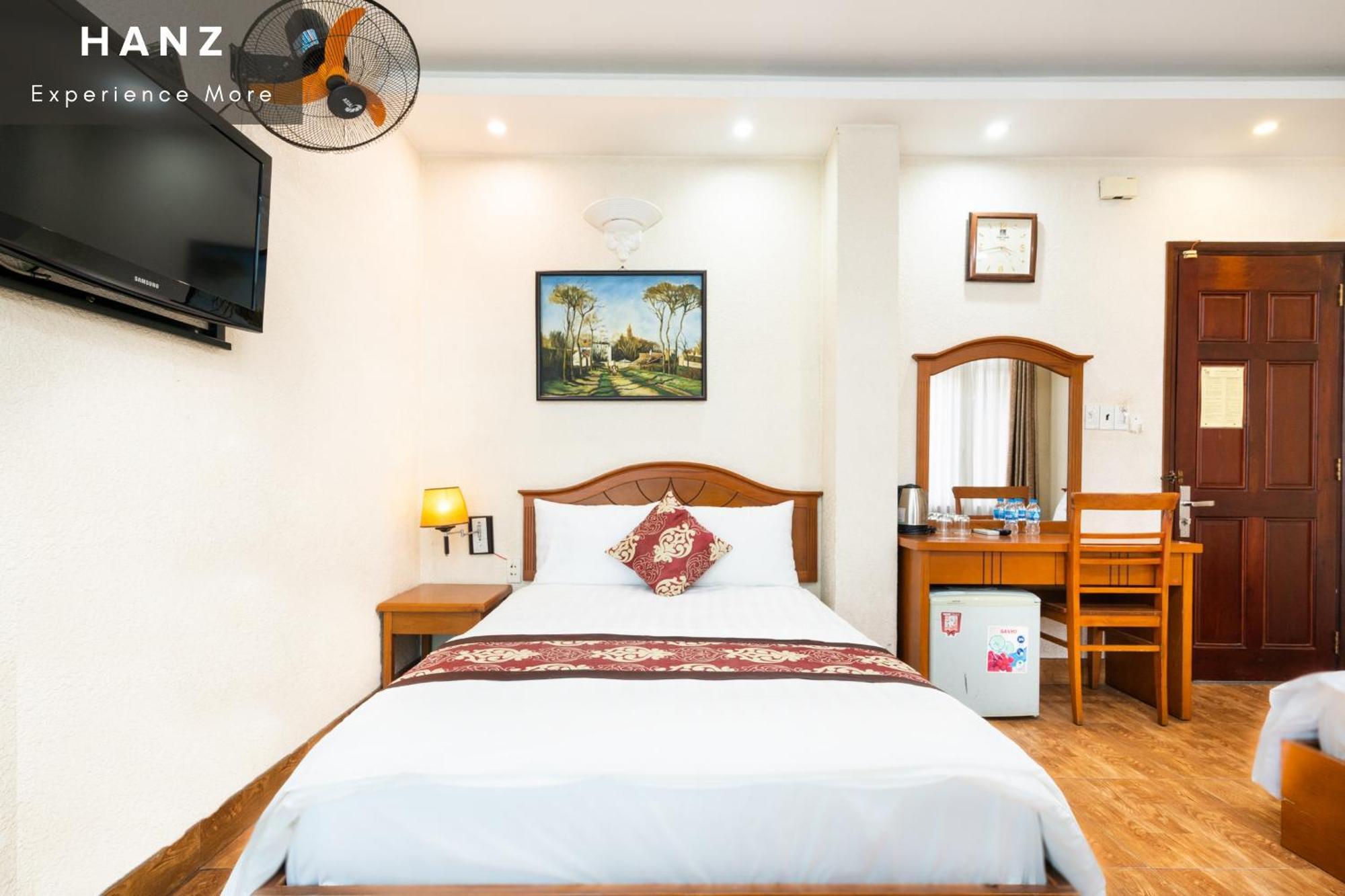 Hanz Queen Airport Hotel Saigon Хошимин Екстериор снимка
